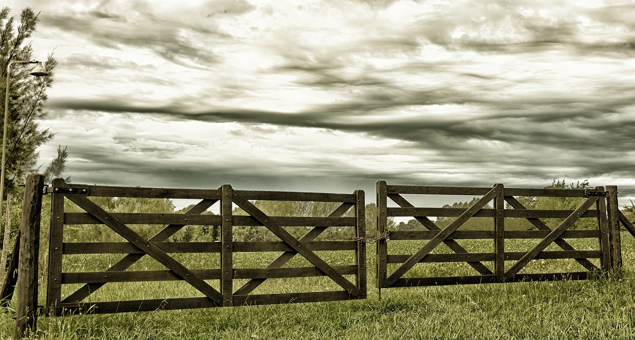 field wooden doors gate free photo