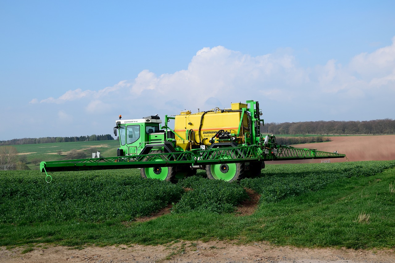 field agricultural vehicle fertilize free photo