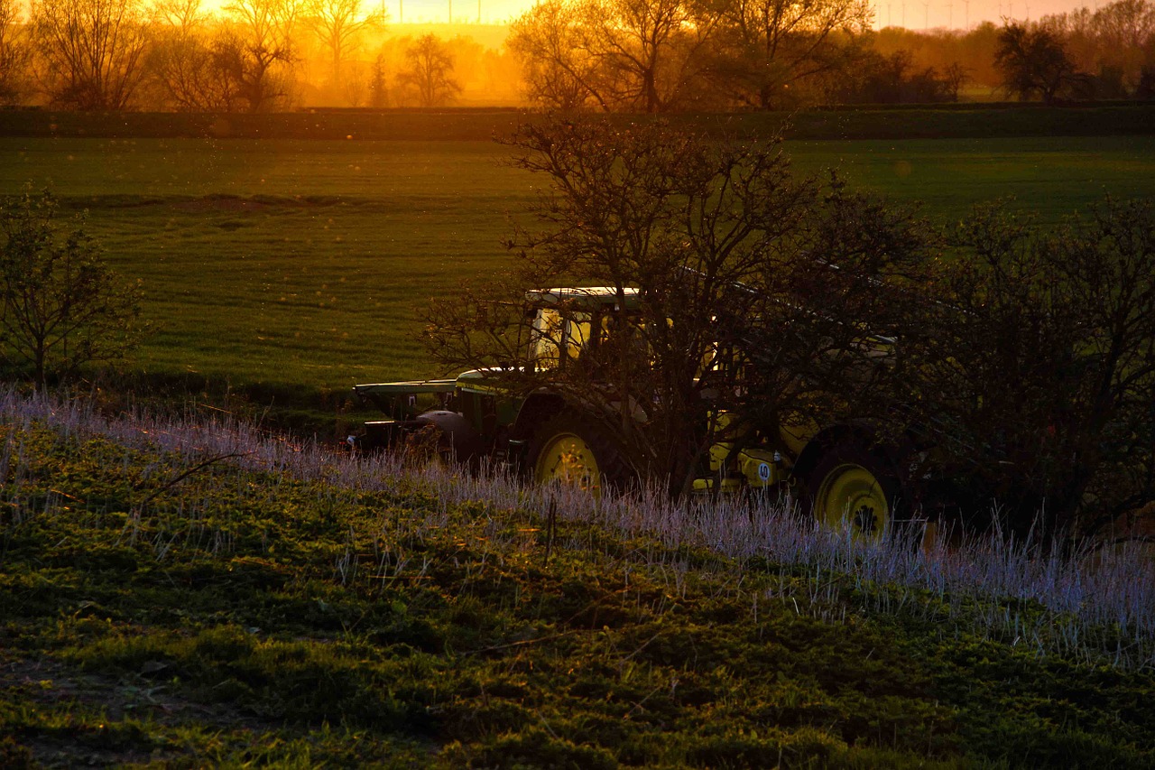 field tractor nature free photo