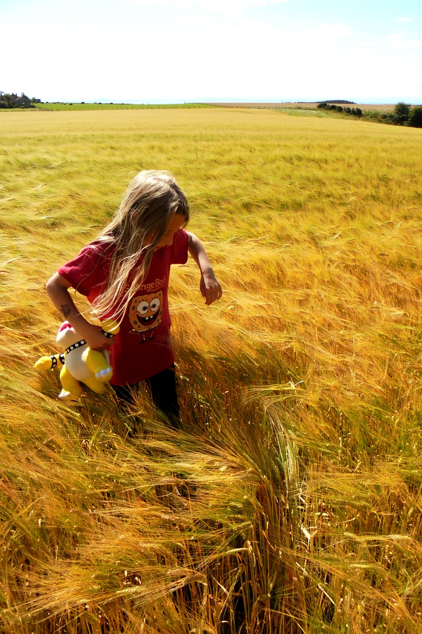 field golden girl free photo