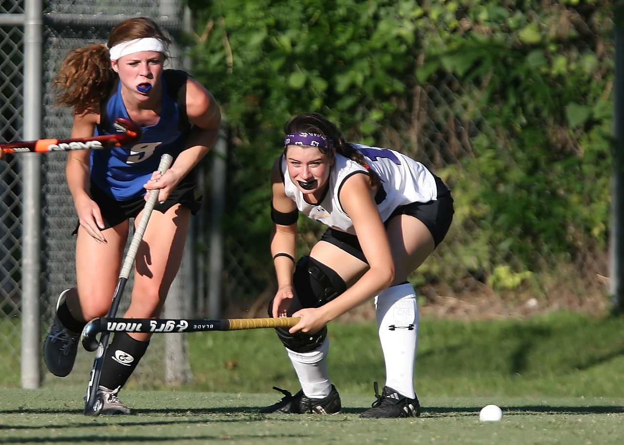 field hockey player action free photo