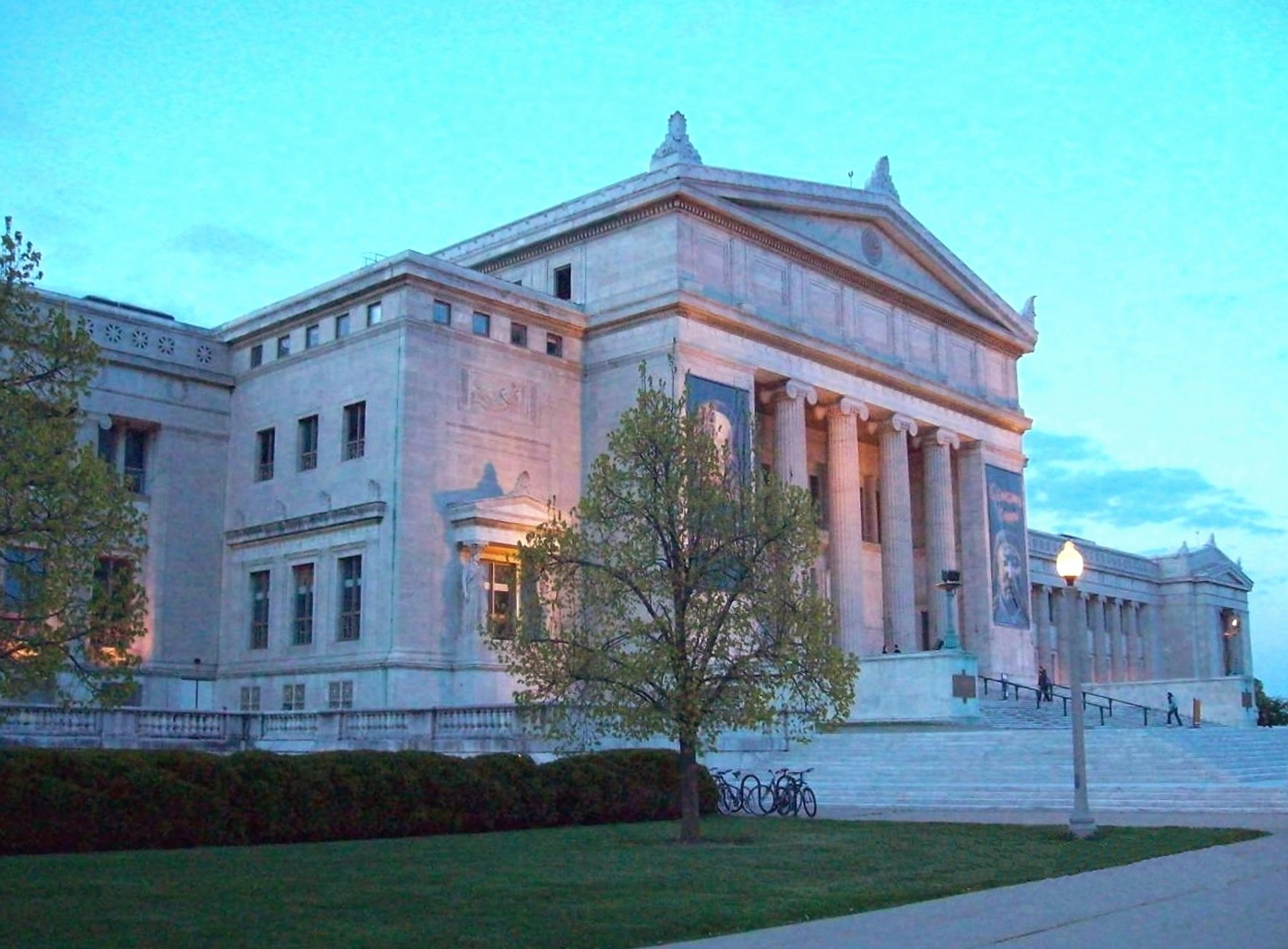 stately columns steps free photo