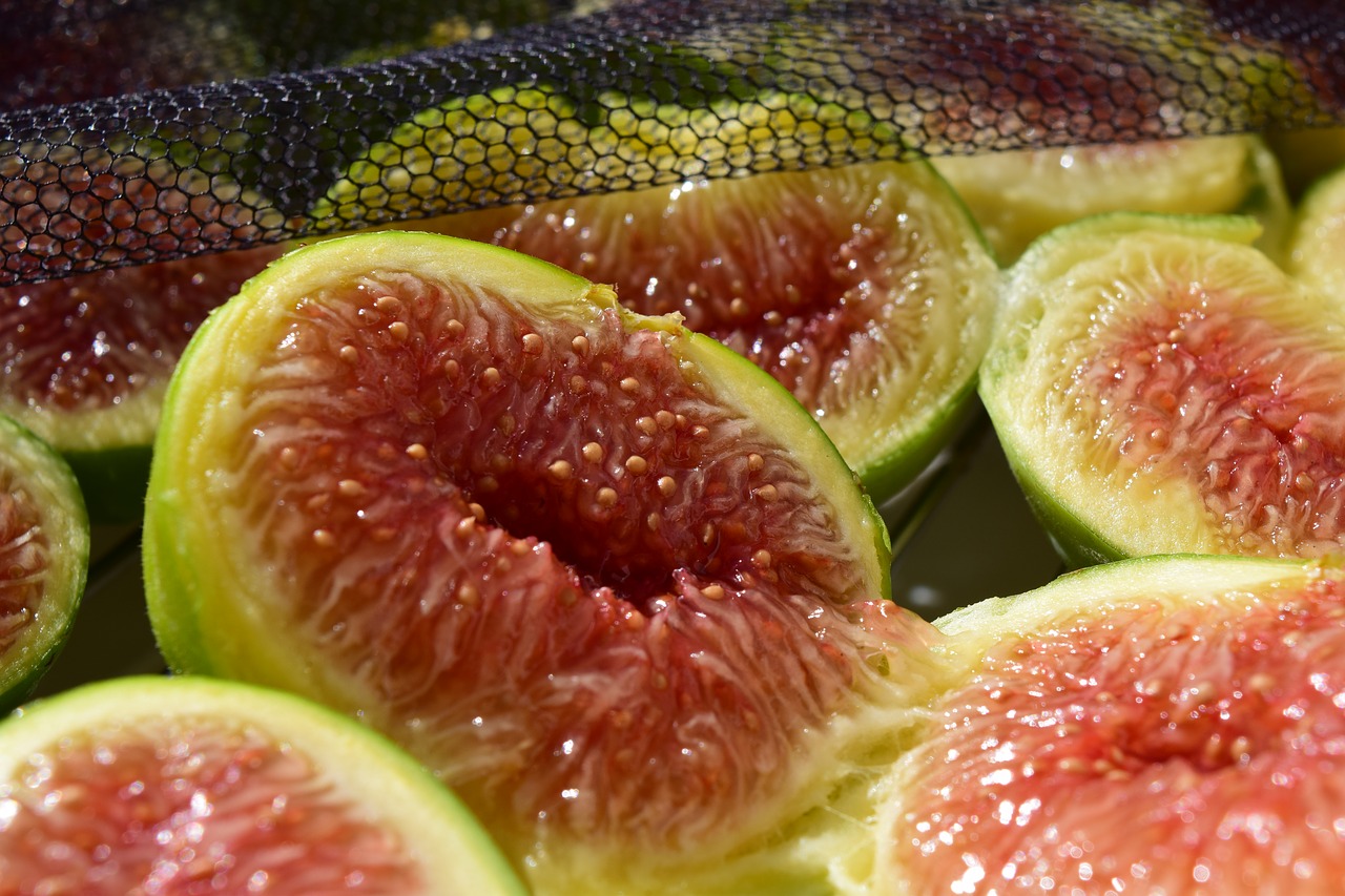 figs ripe fruit free photo
