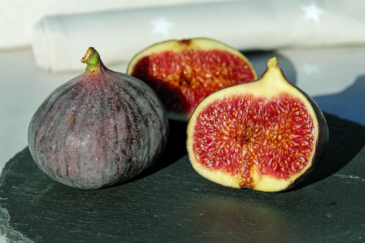 figs fruit real coward free photo
