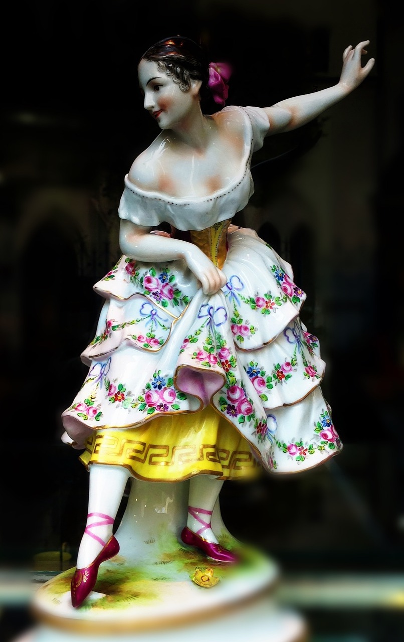 figure porcelain porcelain figurine free photo