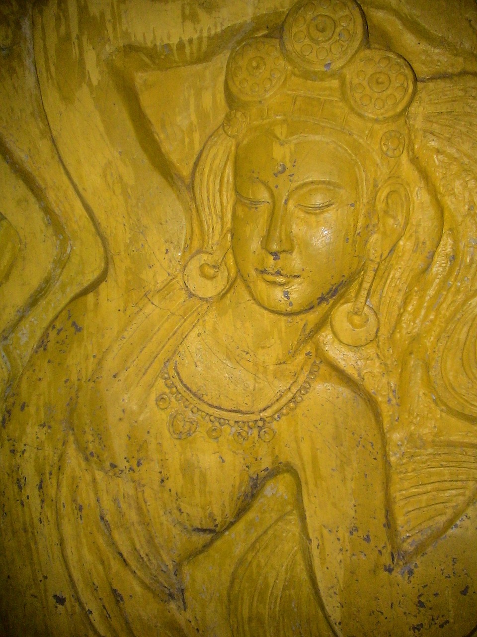 figure goddess yellow free photo