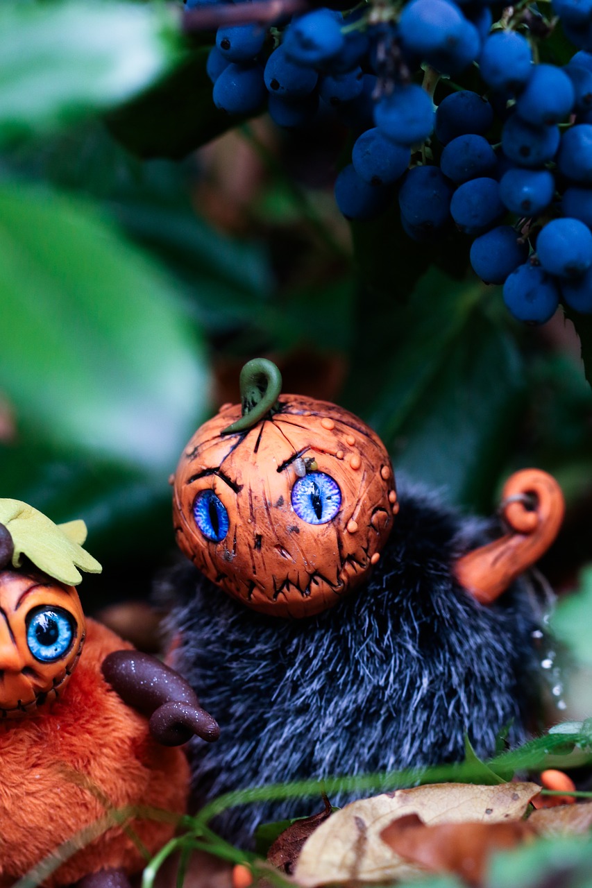 figure halloween berry free photo