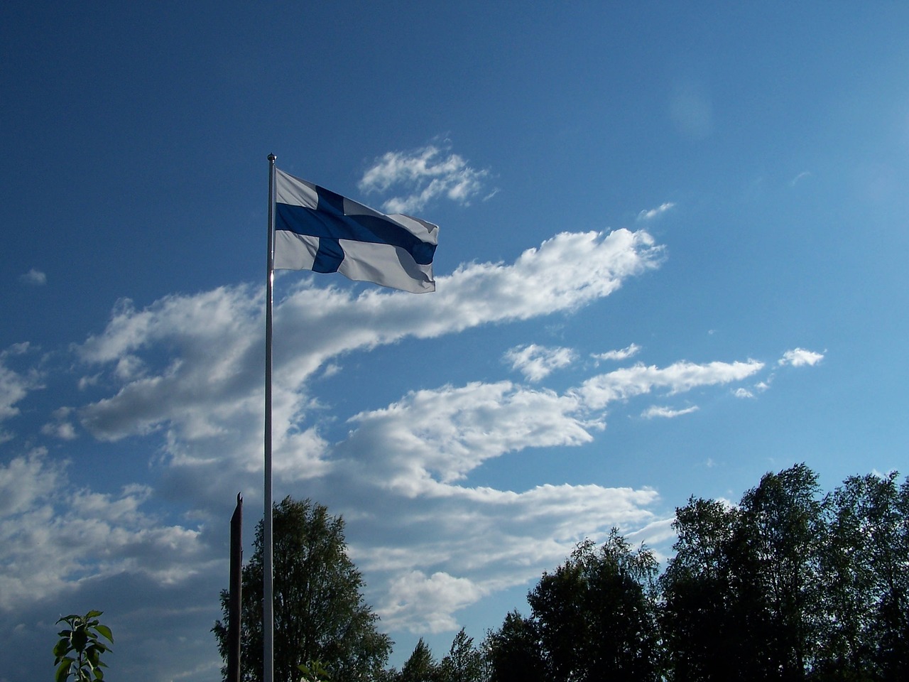 finnish flag oulu free photo