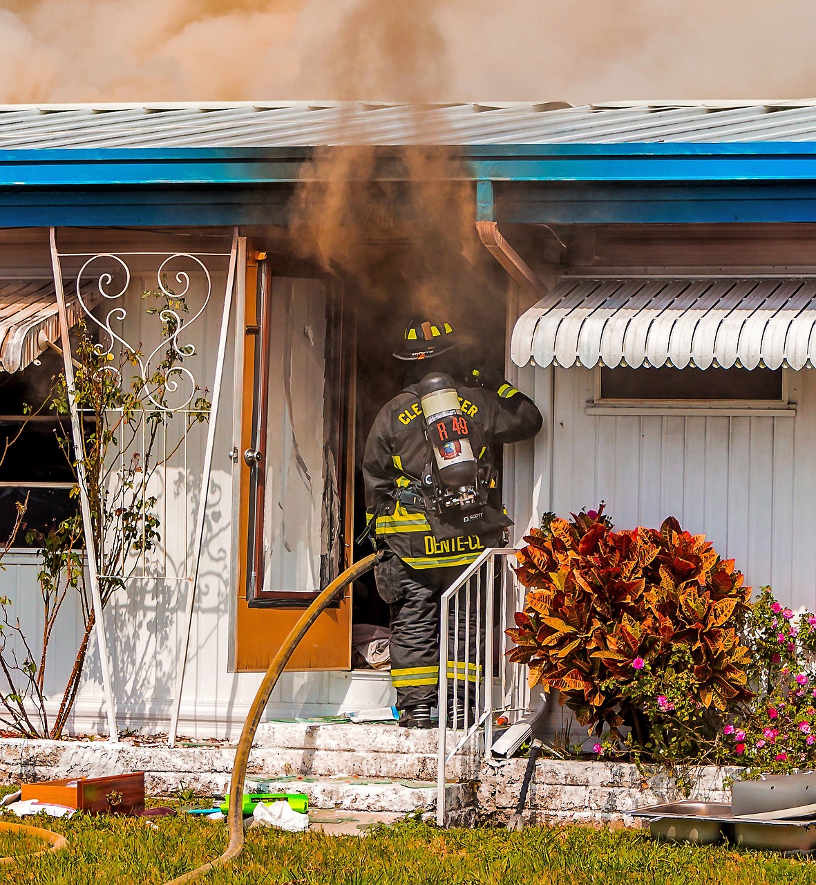 fire smoke hose free photo