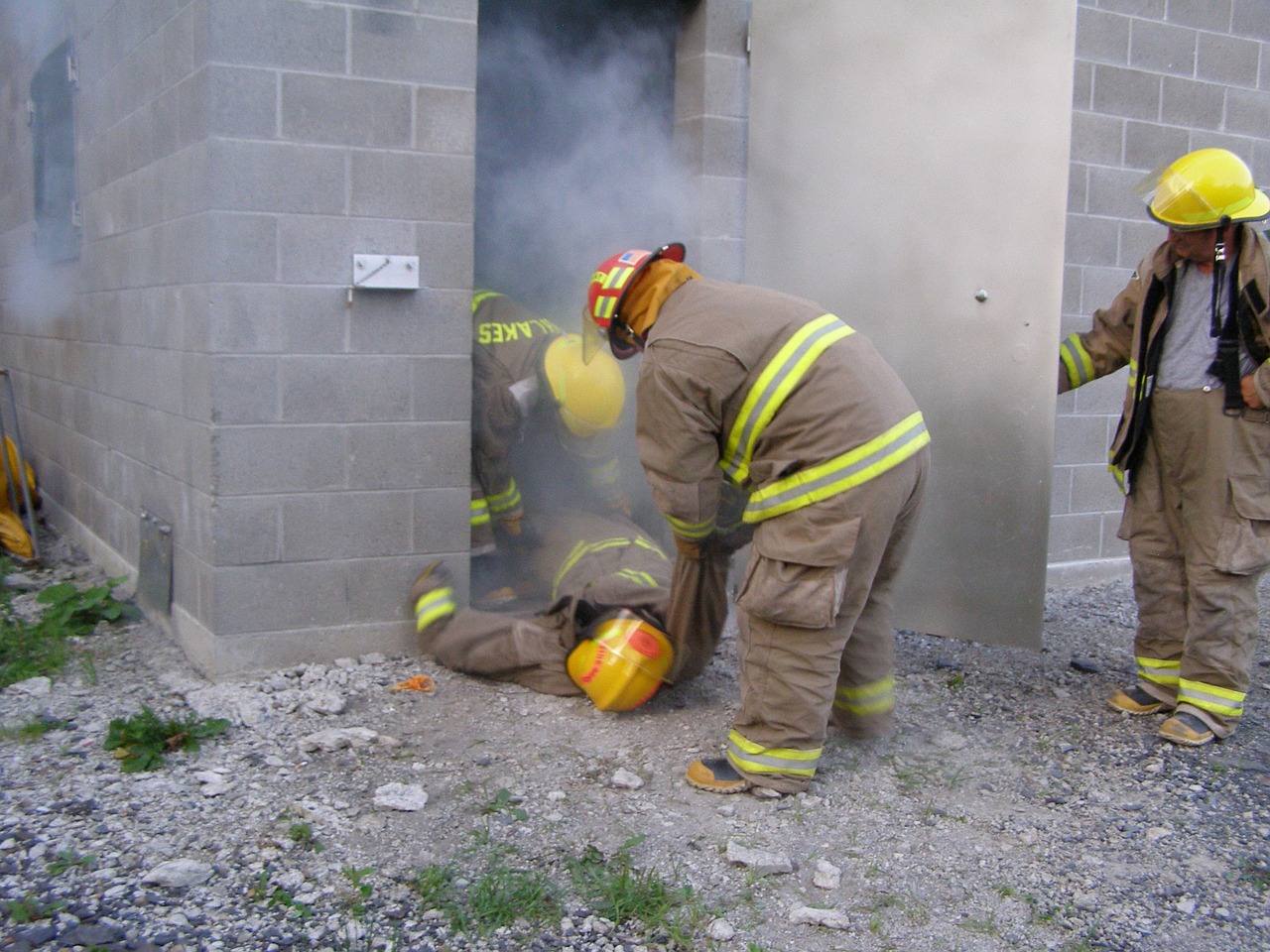 fire firefighter training smokehouse training free photo