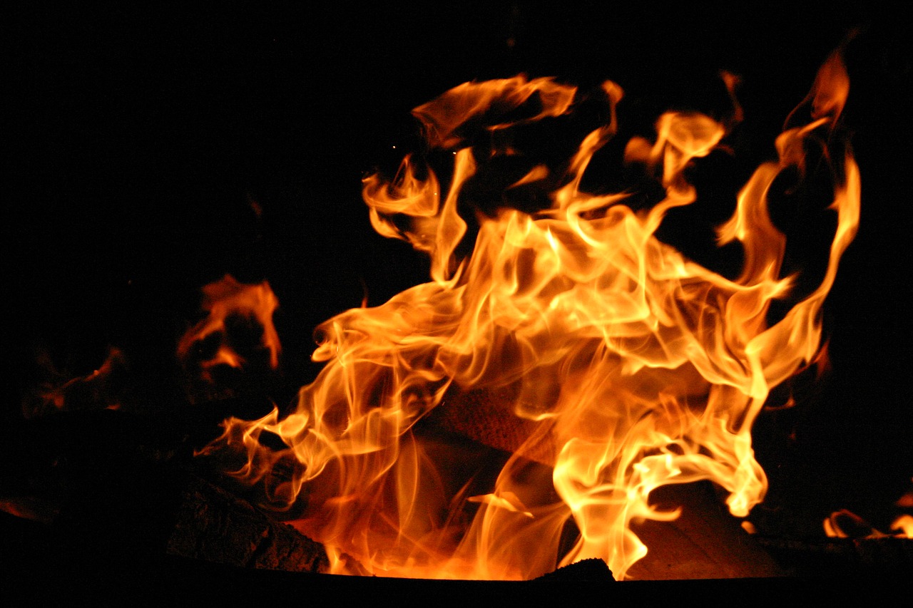 fire campfire romance free photo