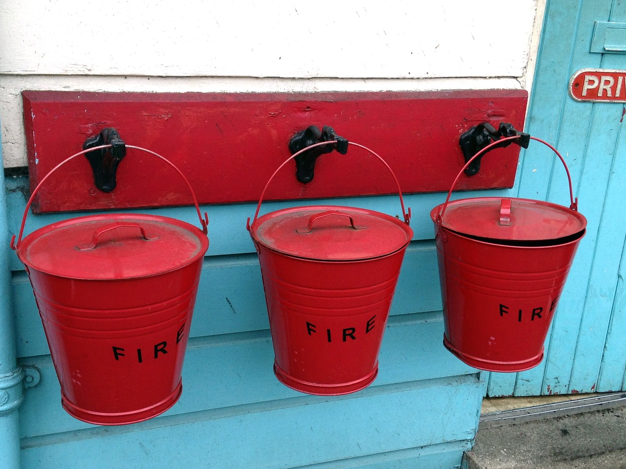 fire water bucket free photo