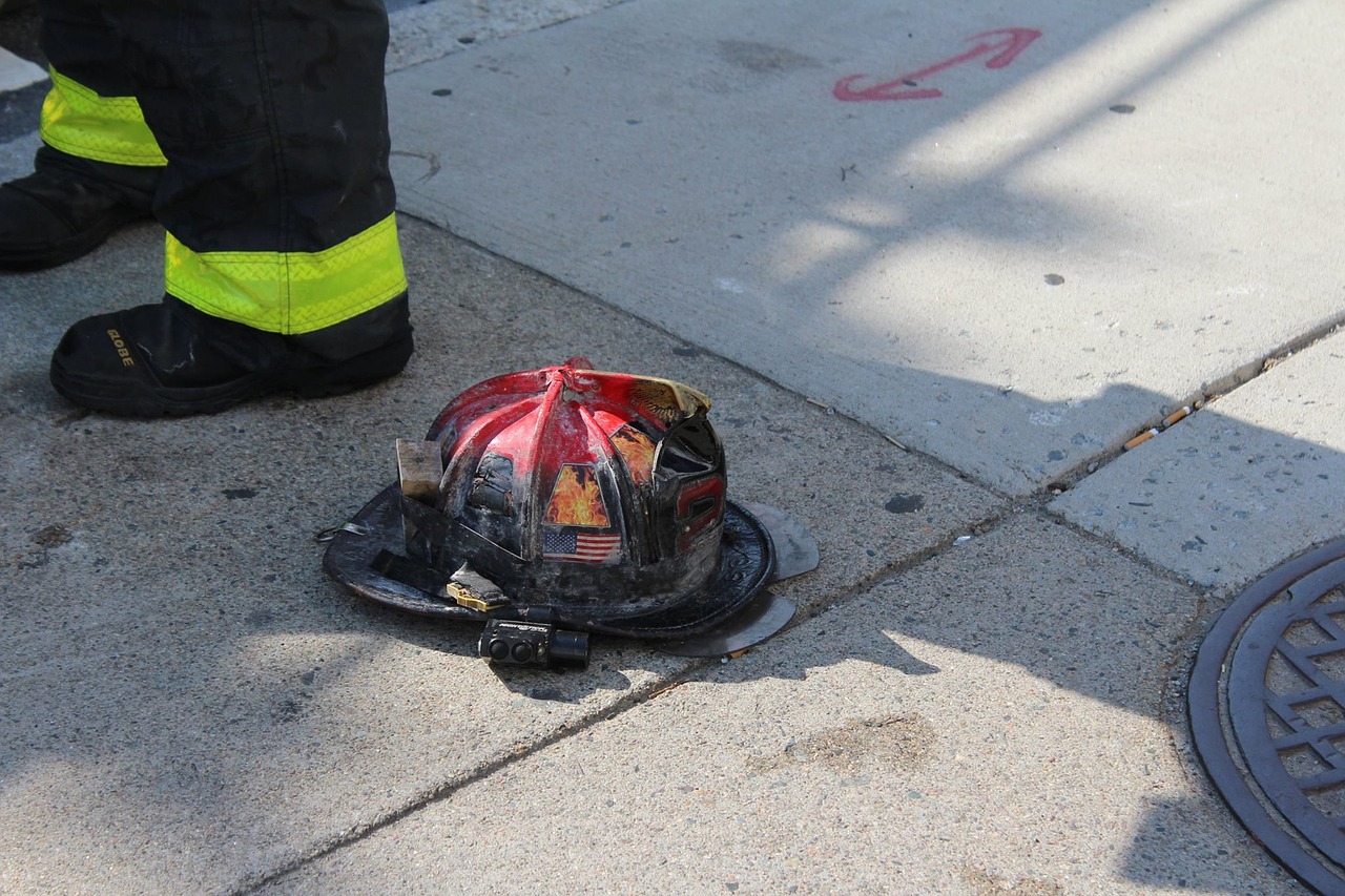 fire helmet emergency free photo