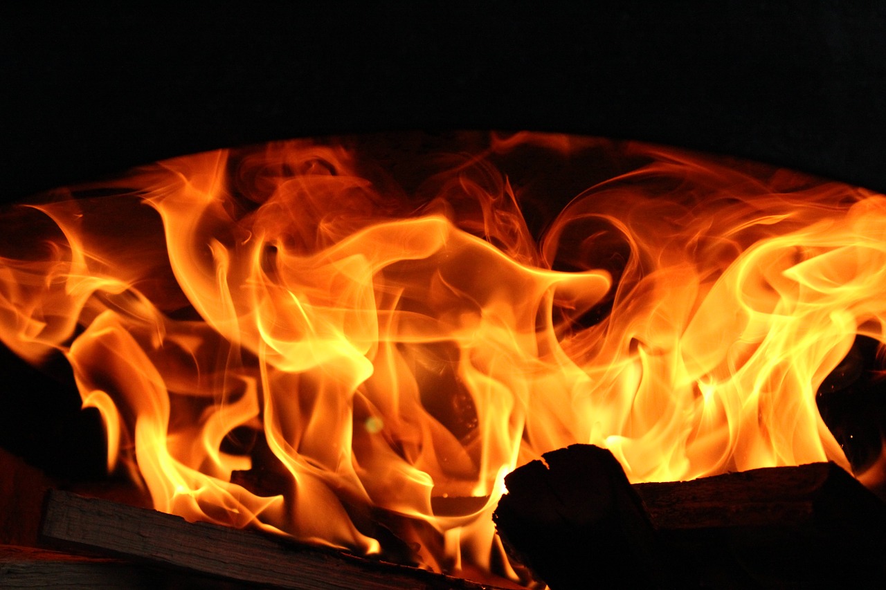 fire heiss fireplace free photo