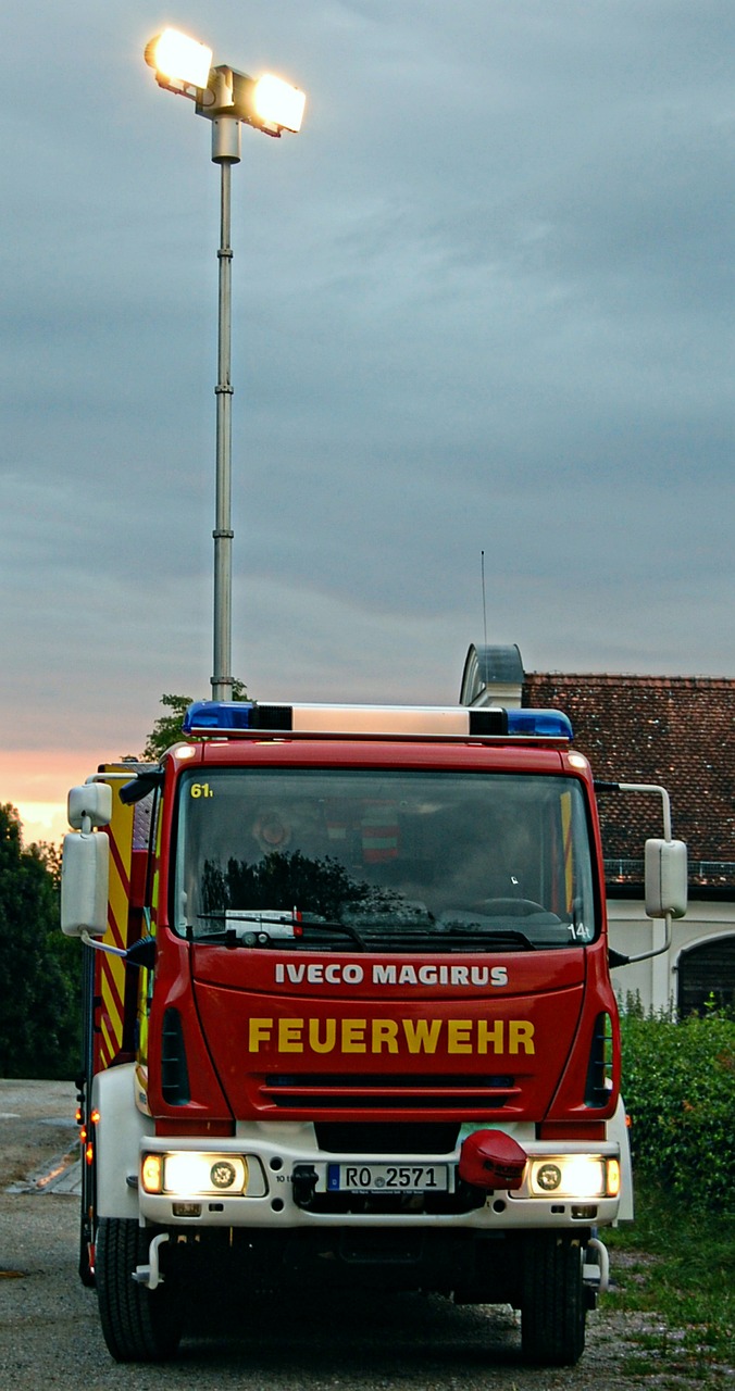 fire rüstwagen blue light free photo