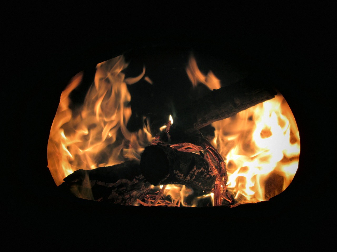 fire campfire flame free photo