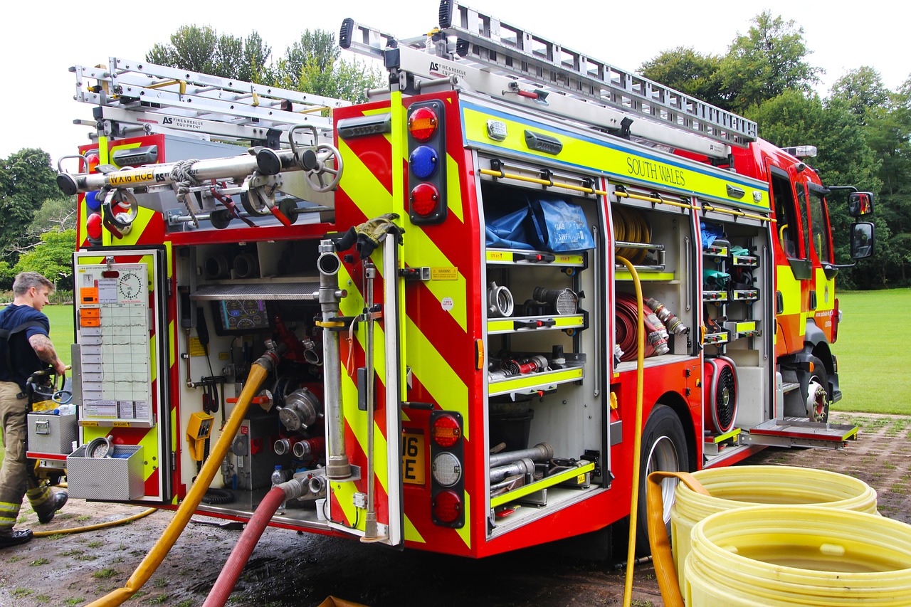 fire engine emergency fire free photo
