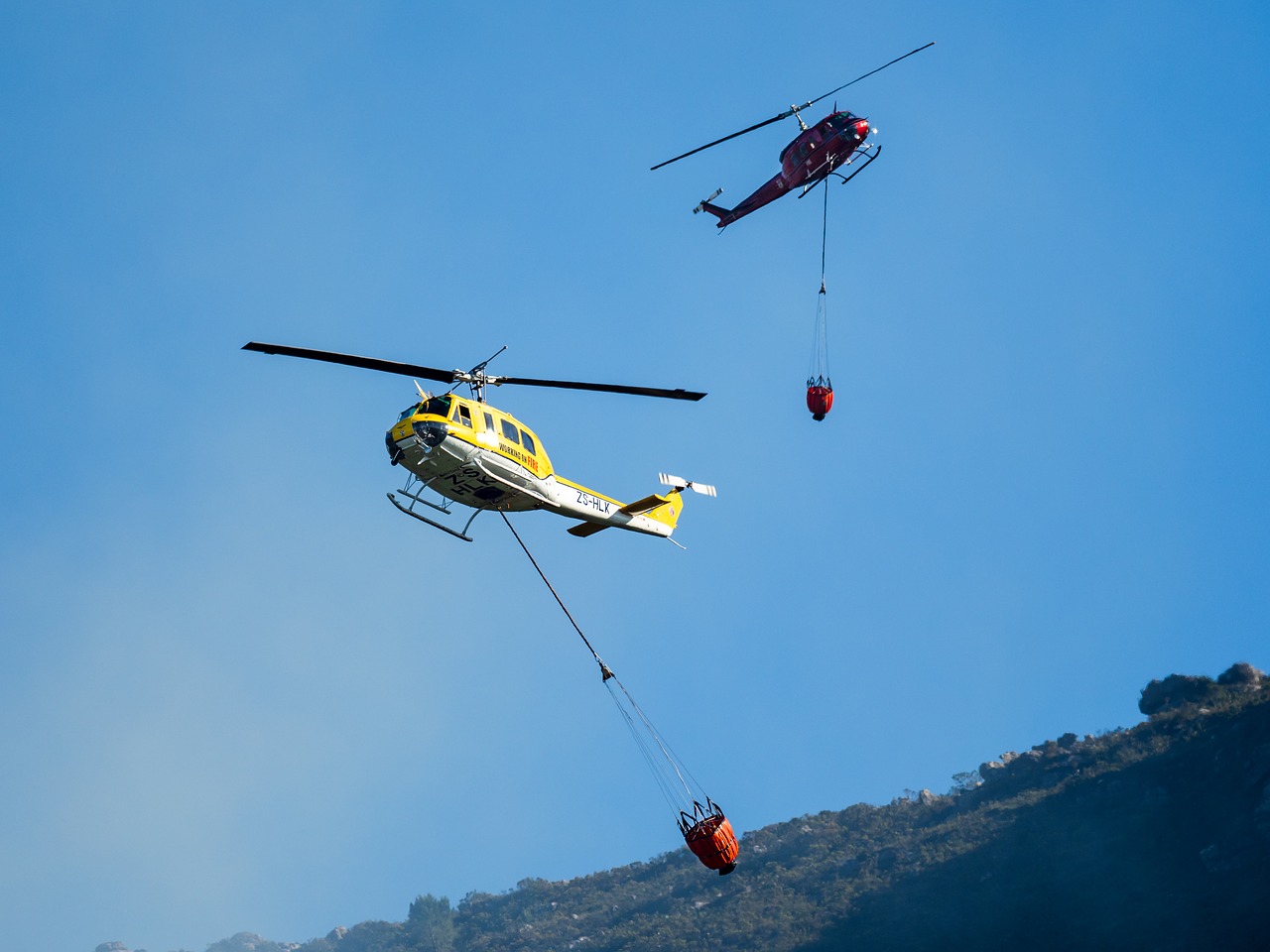 fire fighting helicopters  helicopter  sky free photo