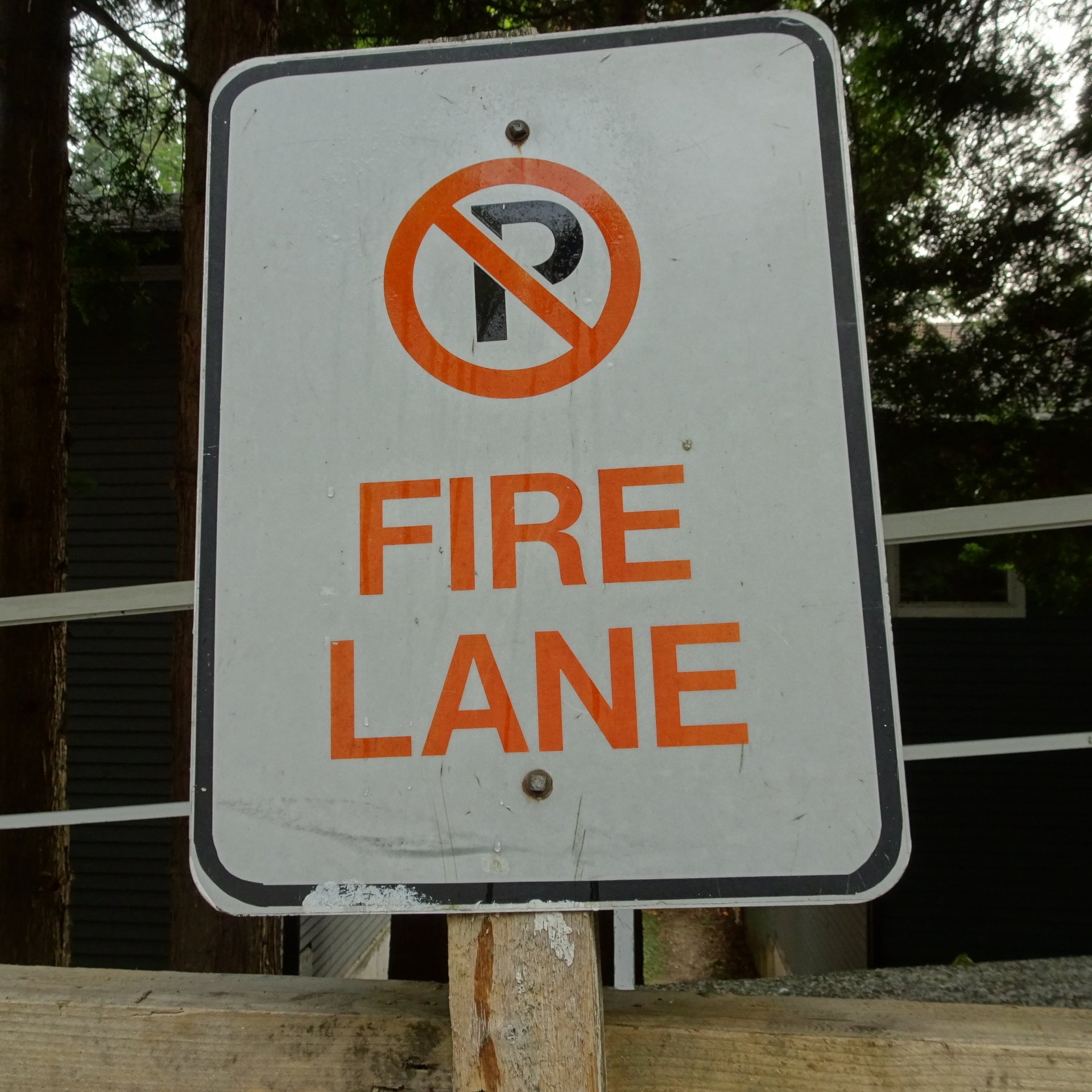 fire lane sign free photo
