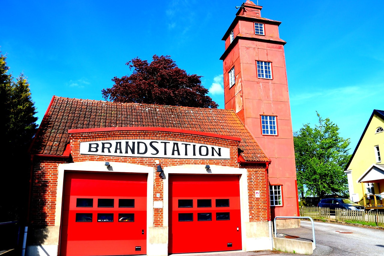 fire station vollsjö red free photo