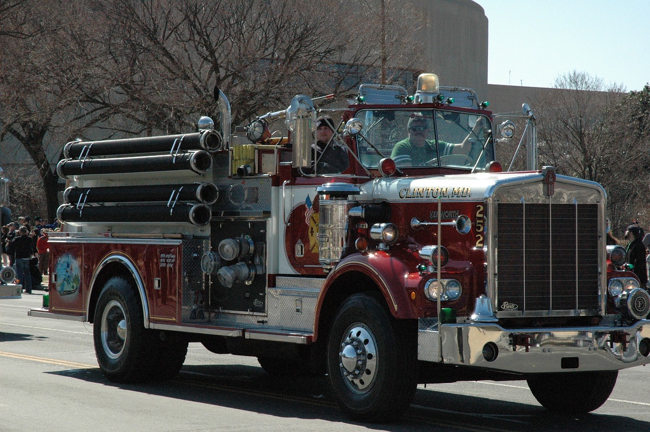 fire truck  red  heroes free photo