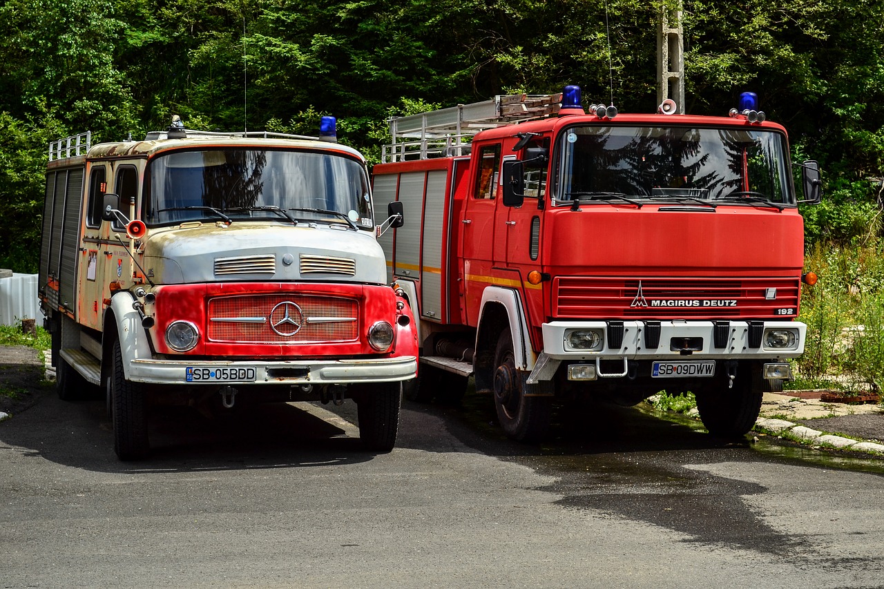 firefighter car old free photo