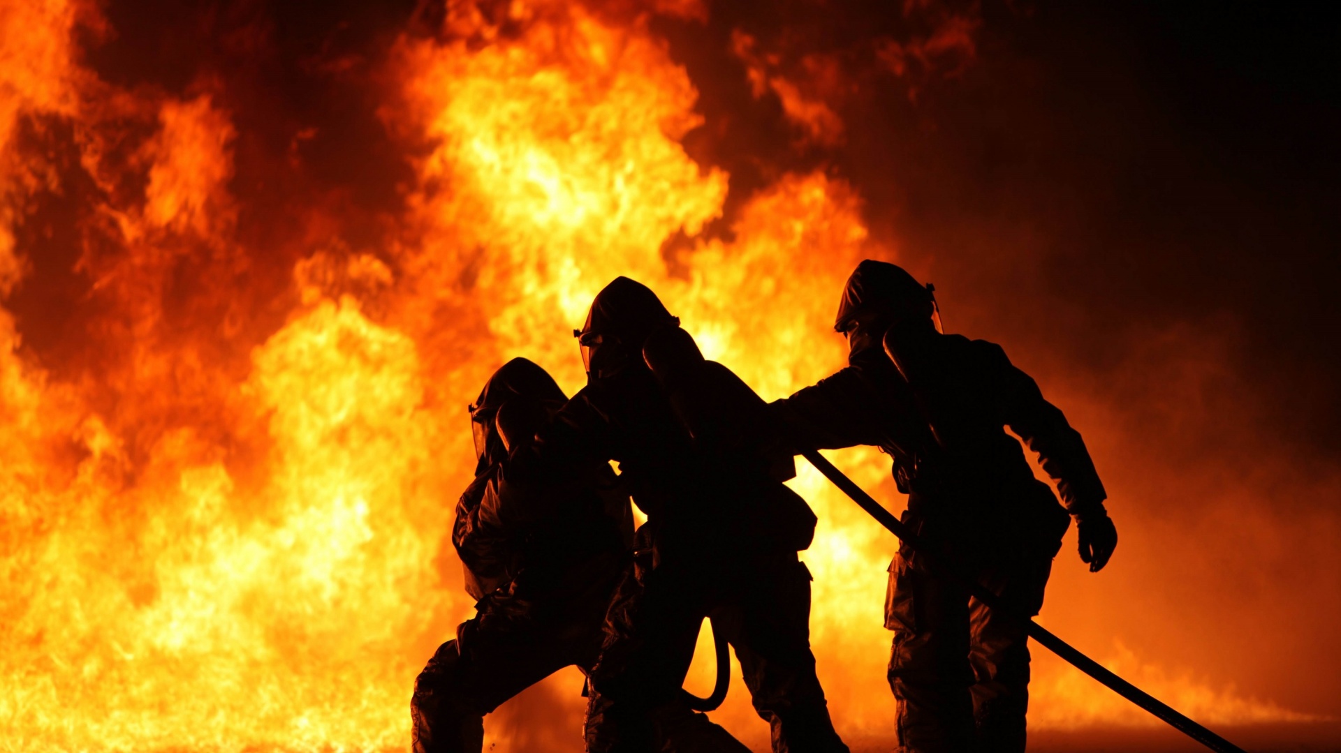 firefighter training simulated free photo