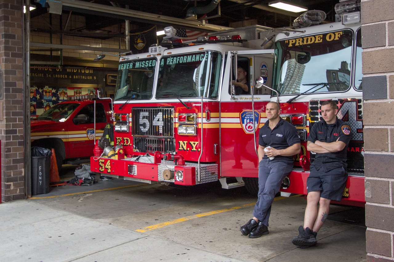 firefighters  new york  red free photo