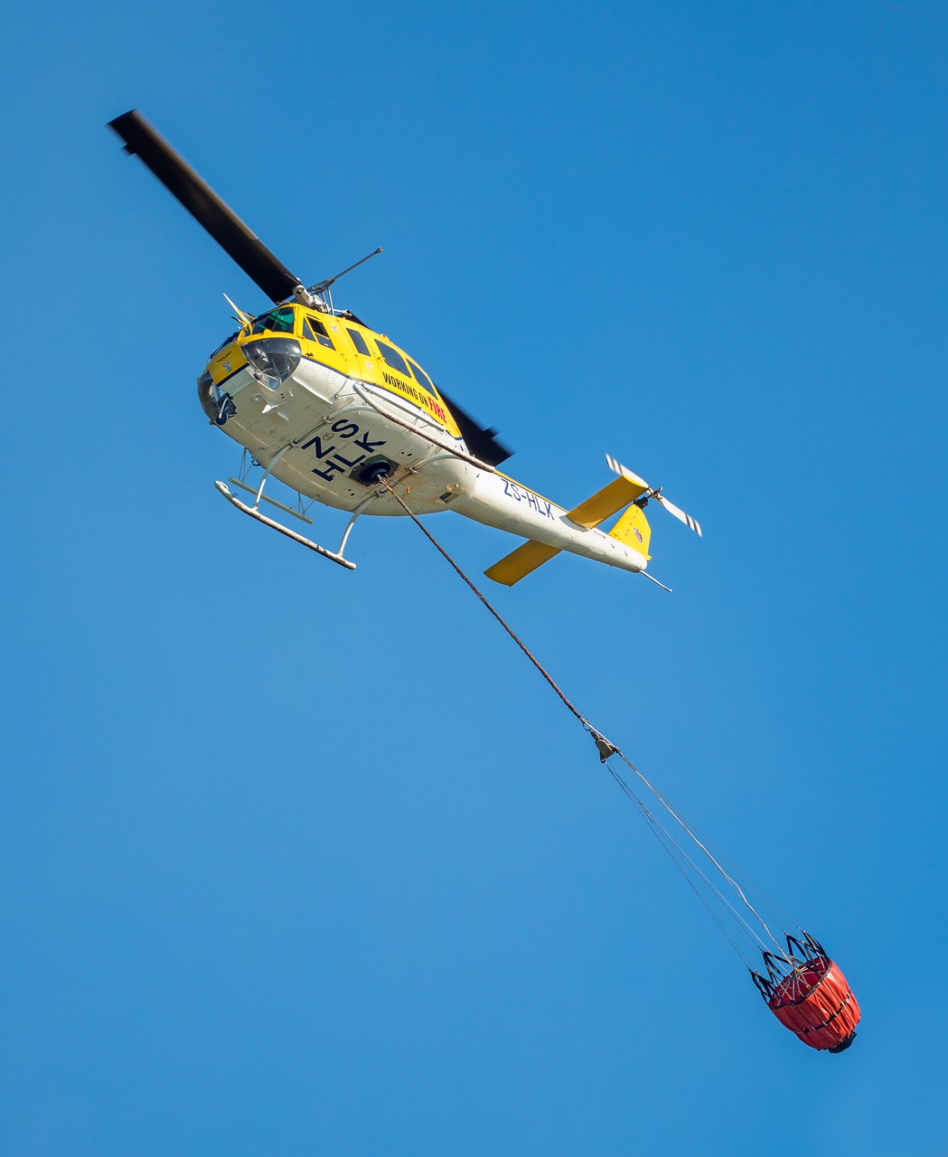 firefighting helicopter  helicopter  sky free photo