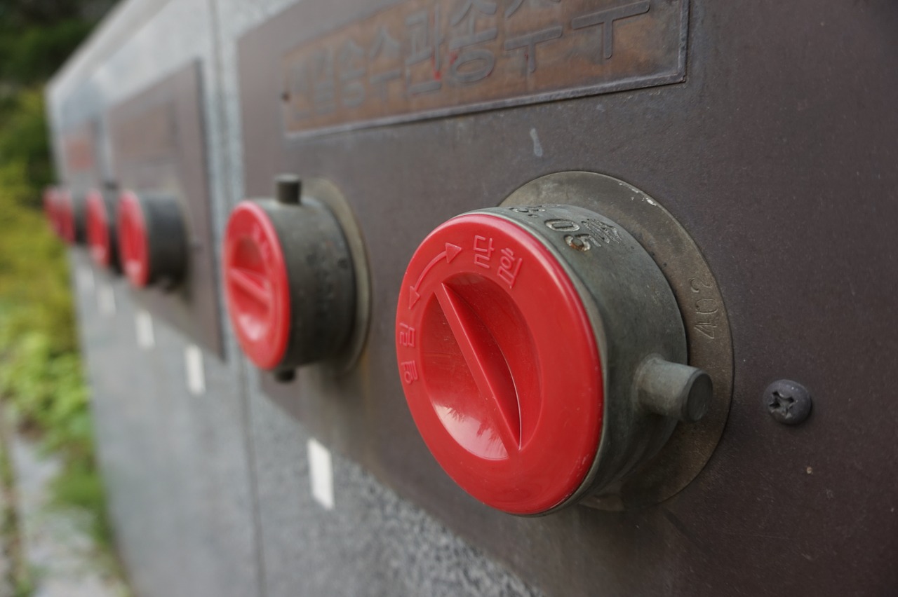 fireplug open closed free photo