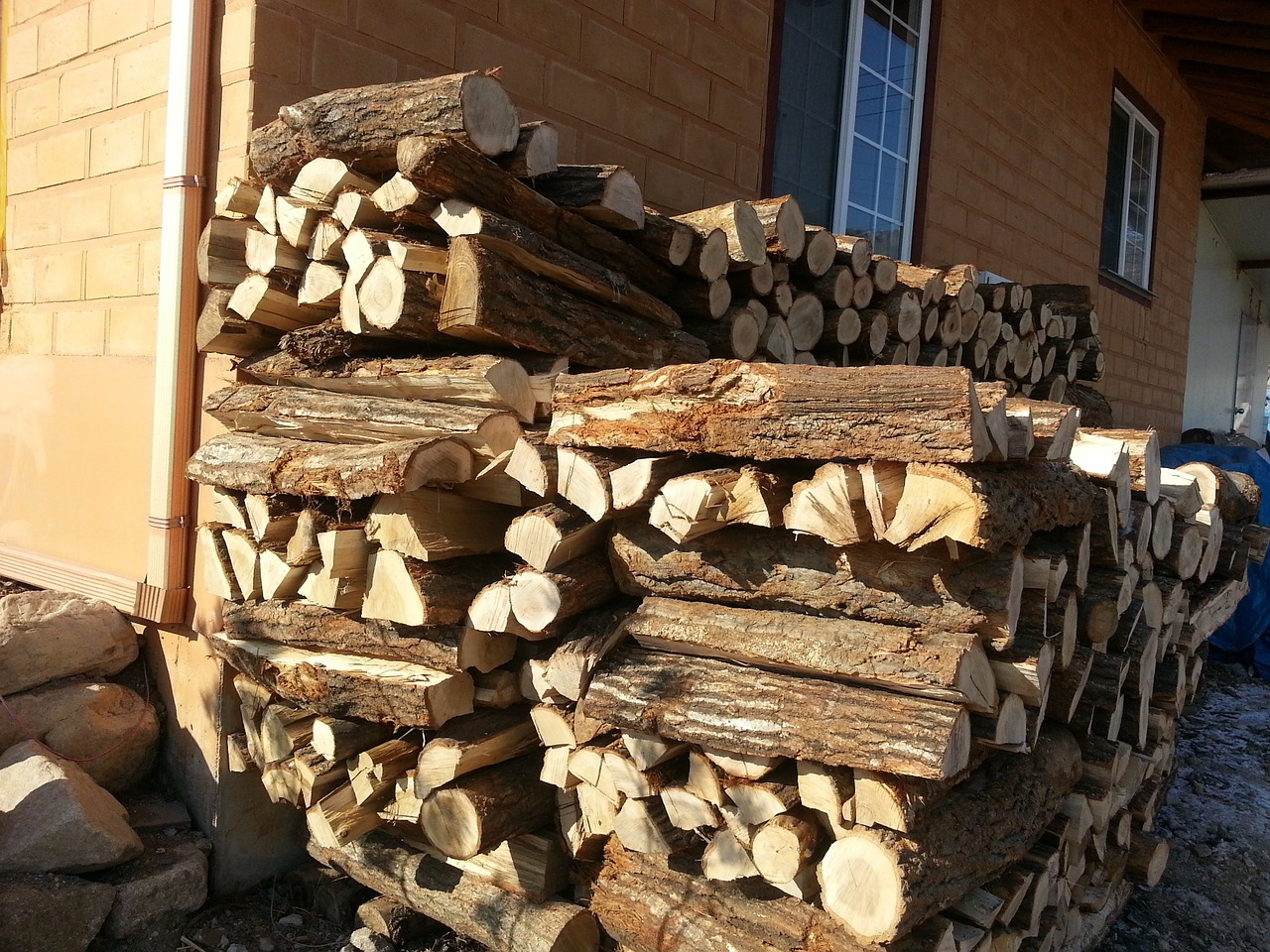 firewood furnace cottage free photo