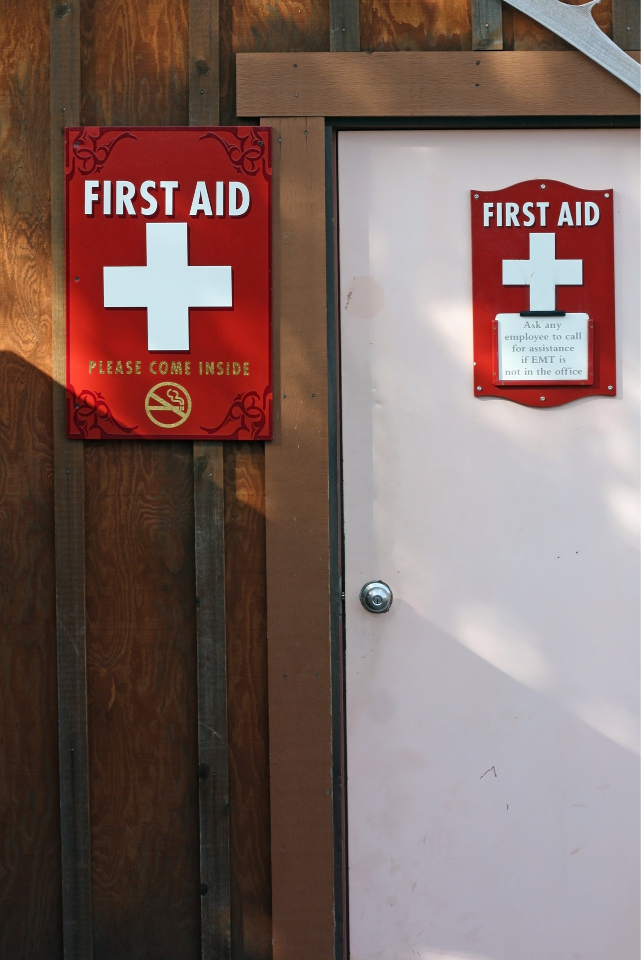 first aid station kit free photo