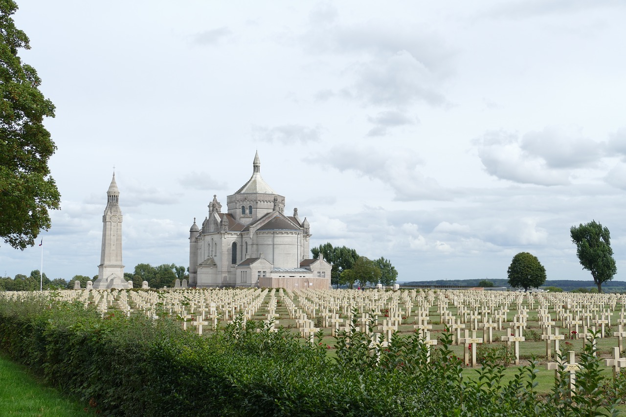 first world war  cemetery  commemoration free photo