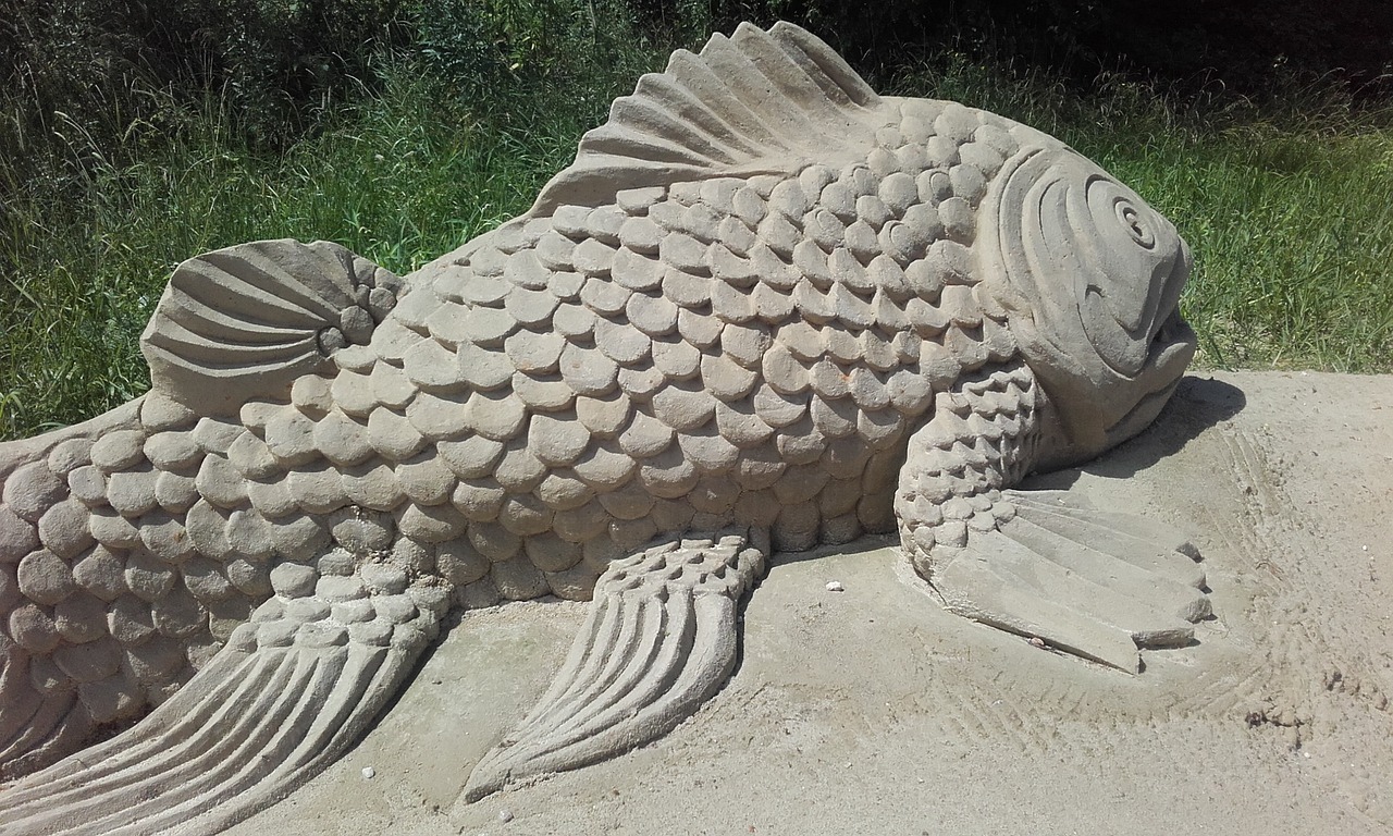 fish sand statue free photo
