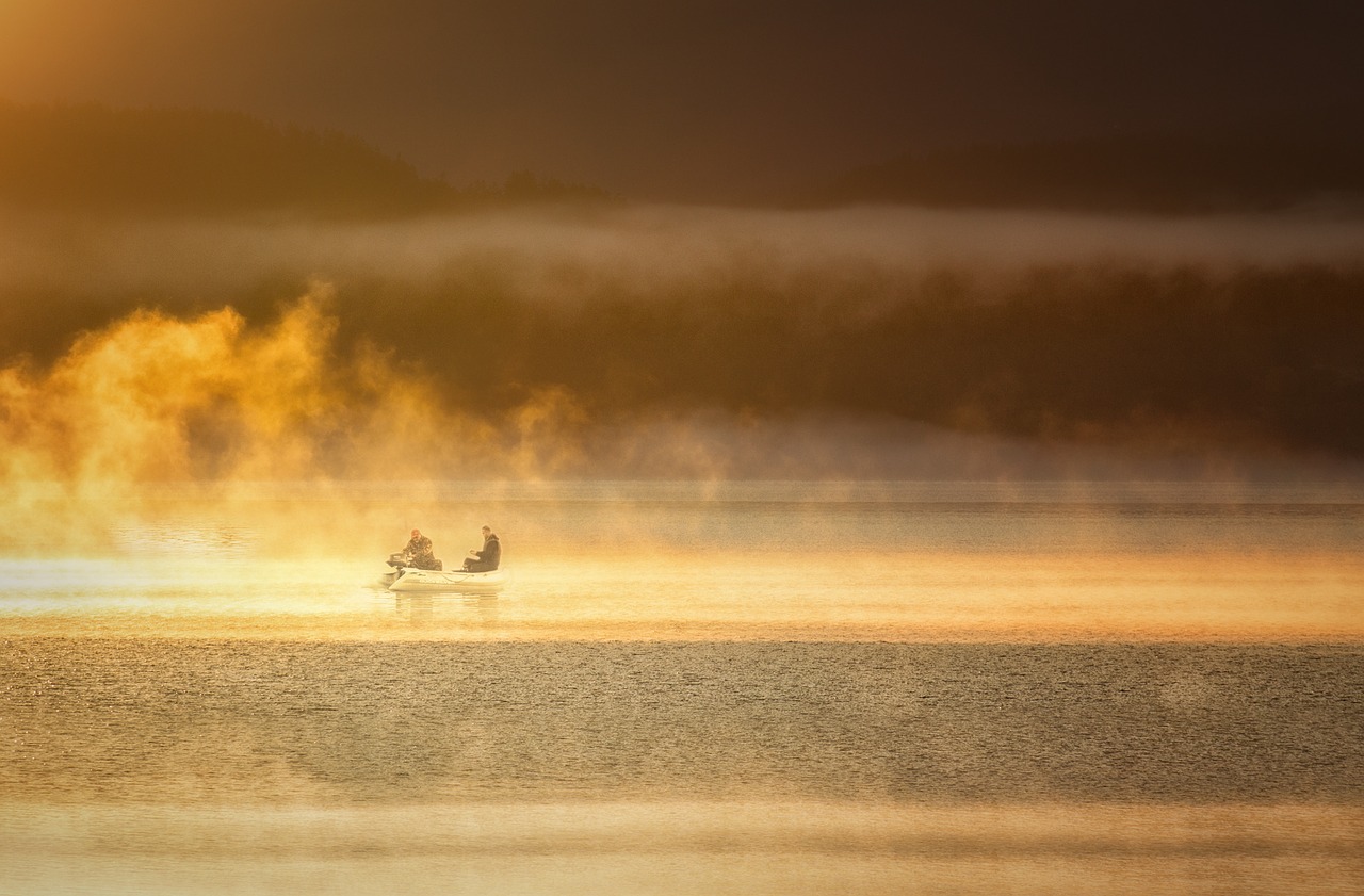 fisherman foggy lakes foggy morning free photo