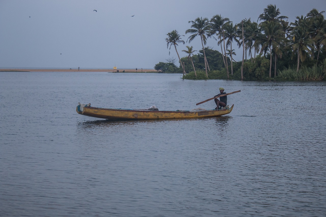 fisherman boat fishing free photo