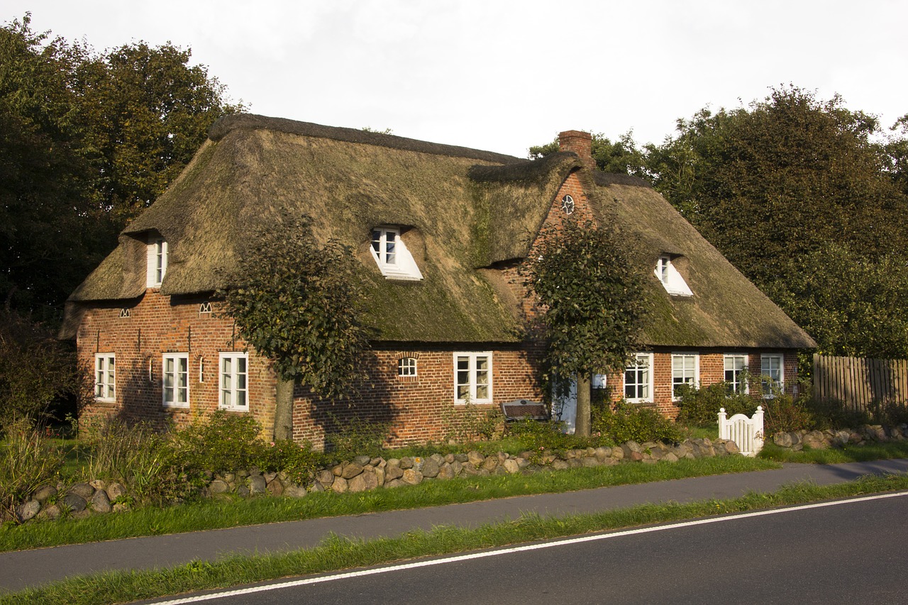 fisherman's house thatched roof nordfriesland free photo