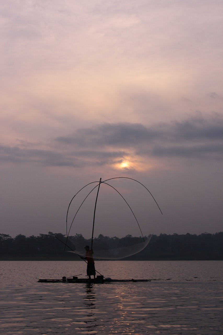 fishermen  the sun sank  season free photo