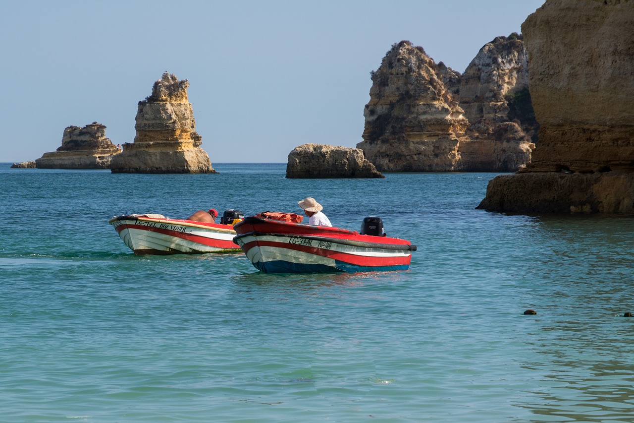 fishermen boat sea free photo