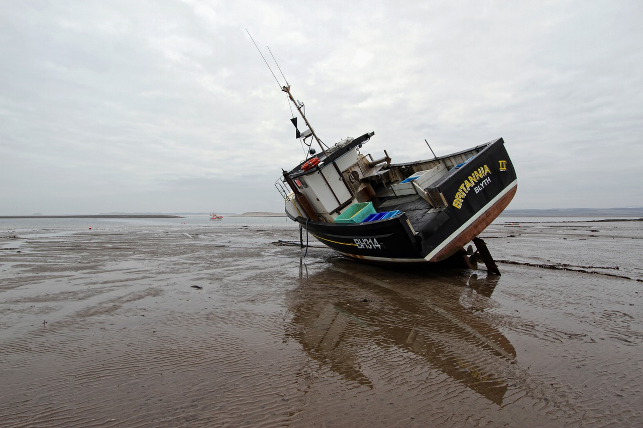 fishing boat beach free photo