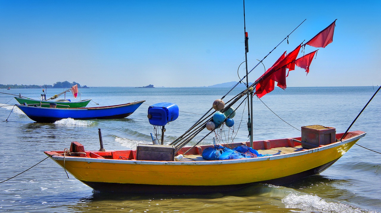 fishing boats red free photo