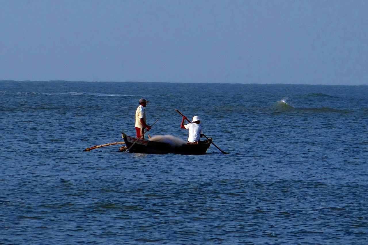 fishing boat fishermen karwar free photo