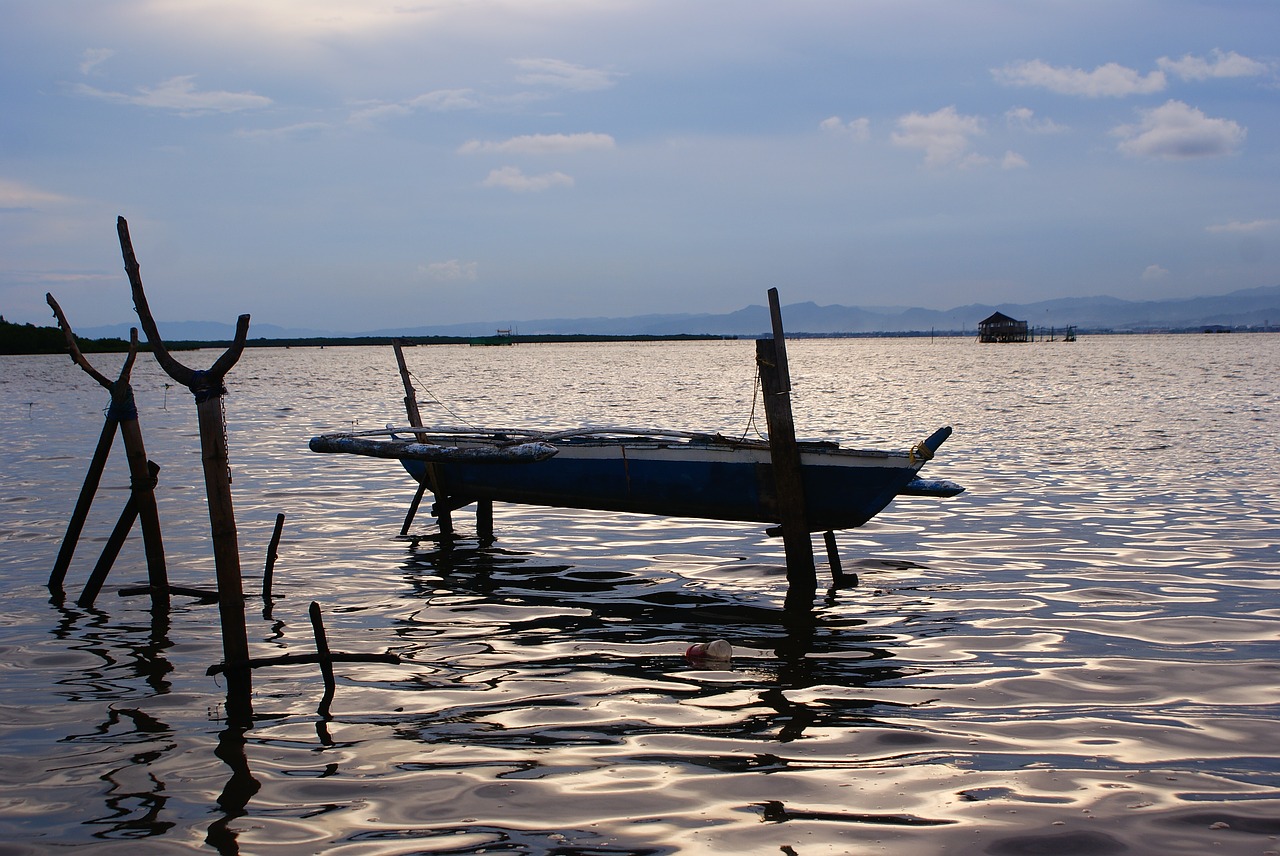 fishing boat sea horizon free photo