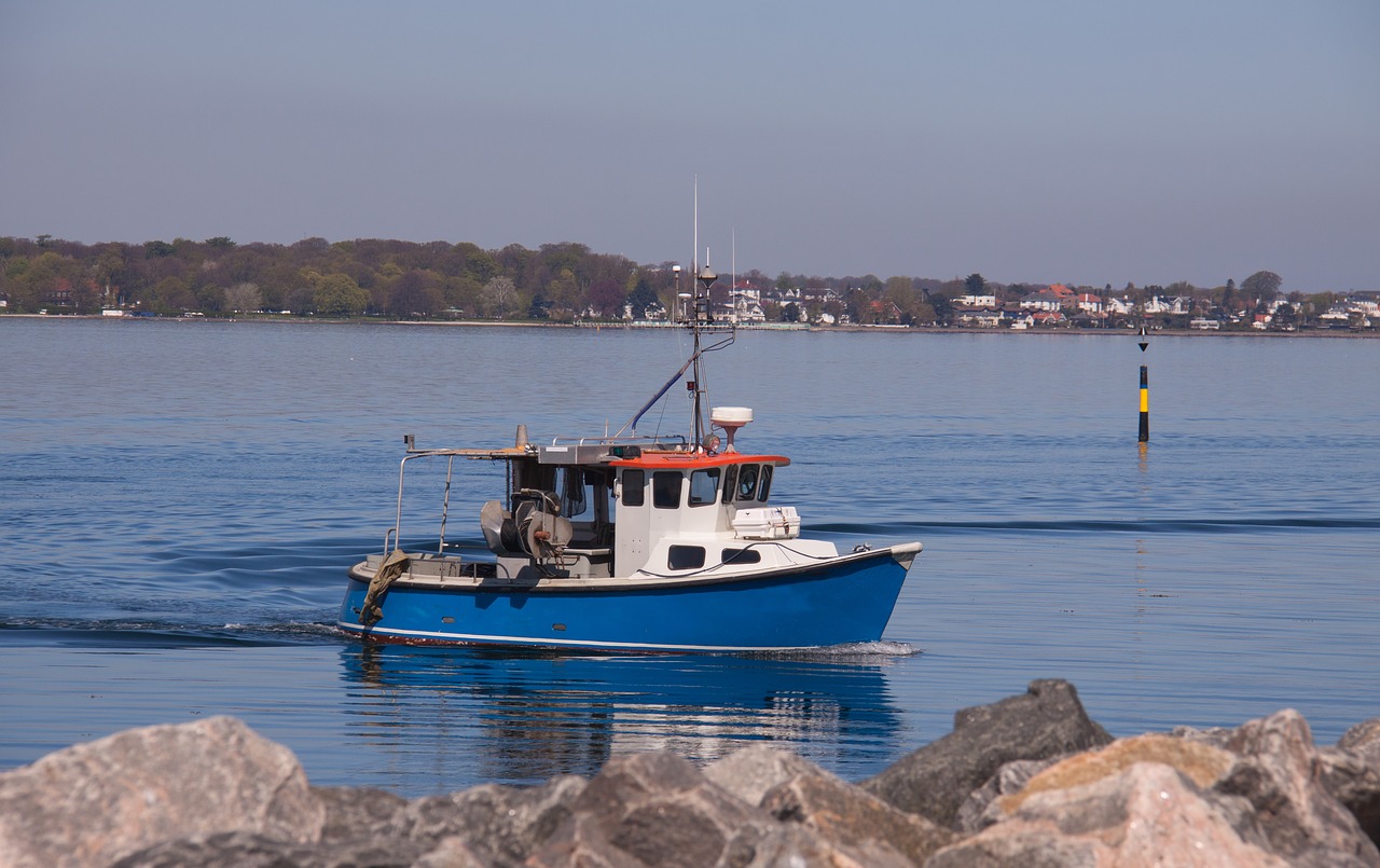 fishing boat sea turning free photo