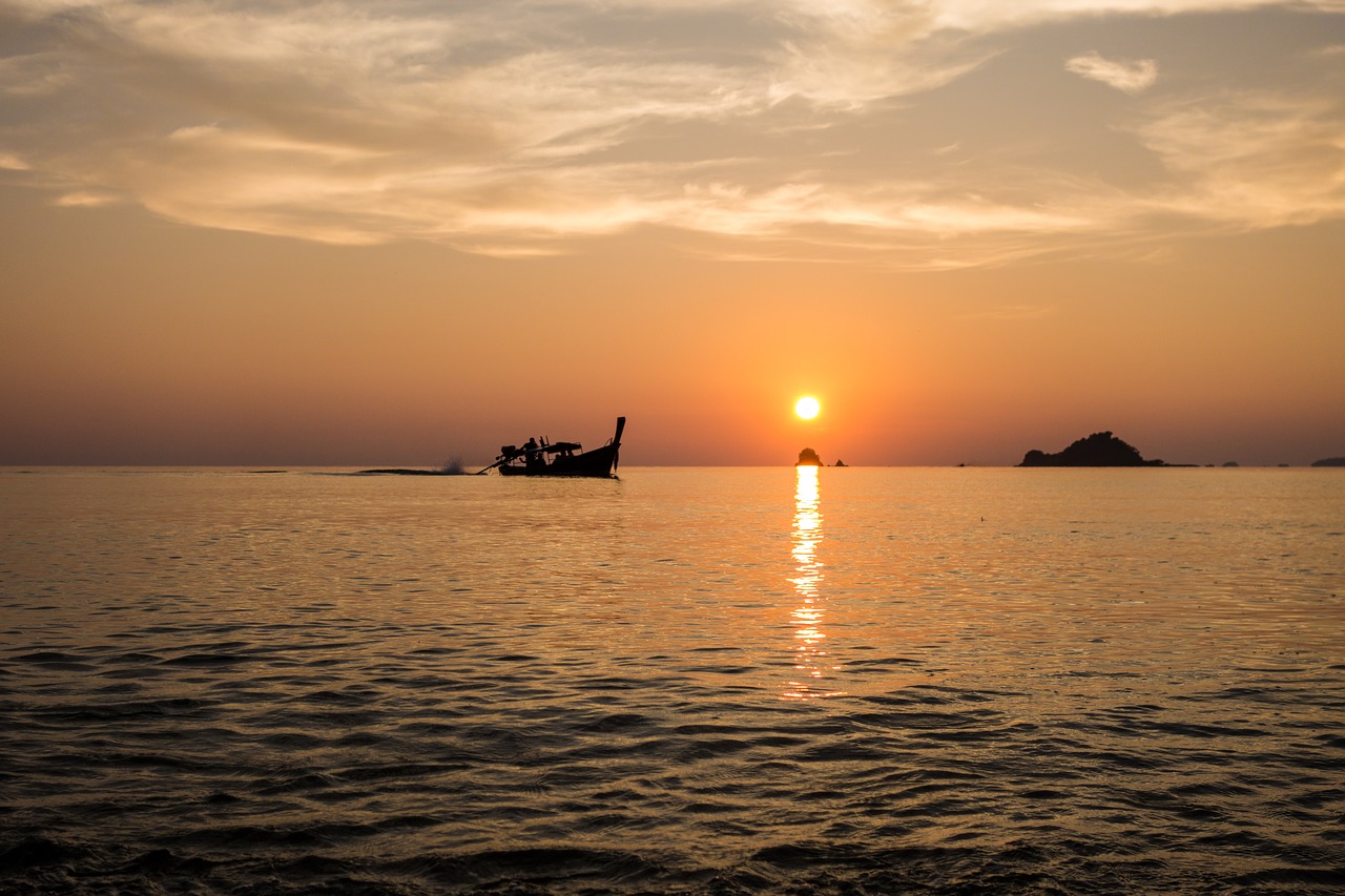 fishing boat thailand old free photo