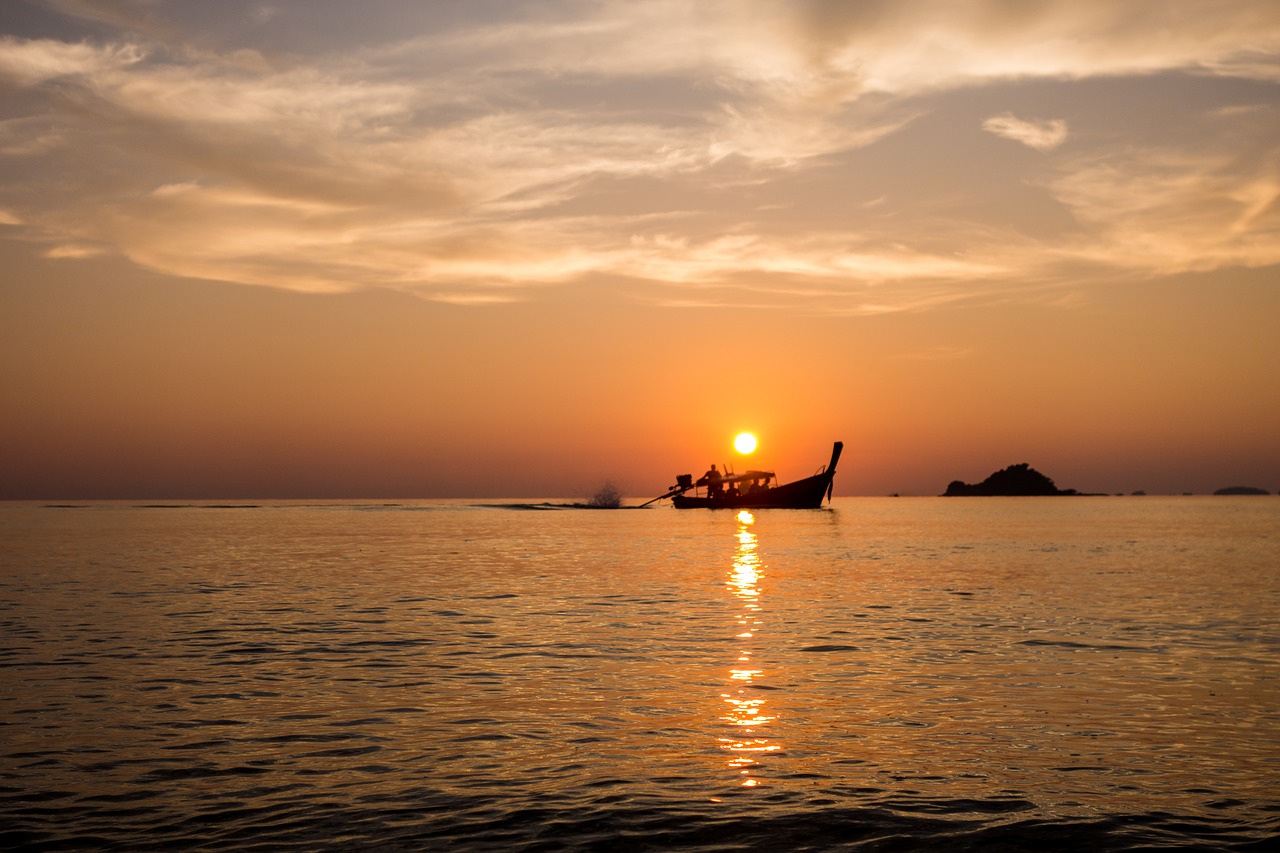 fishing boat thailand old free photo