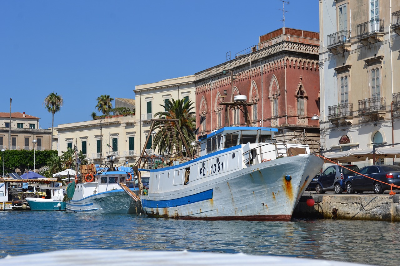 fishing boat  sicily  old fishing village free photo