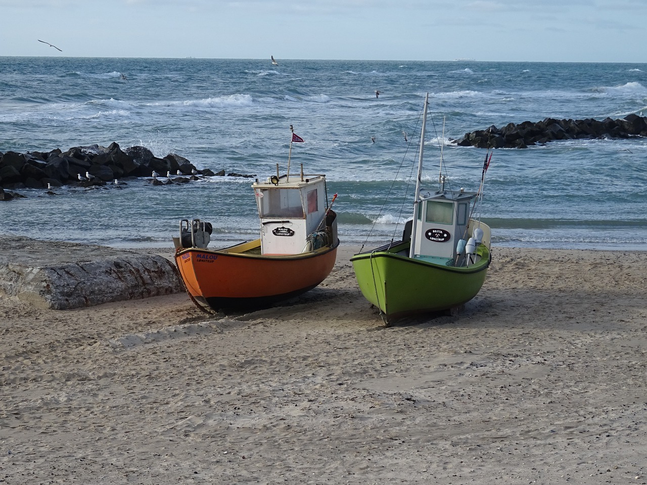 fishing boats  beach  sea free photo