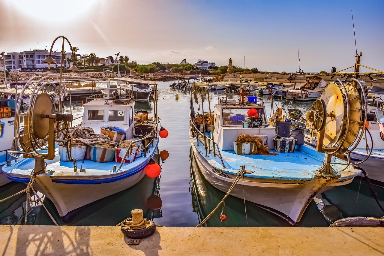 fishing harbor  boat  scenery free photo