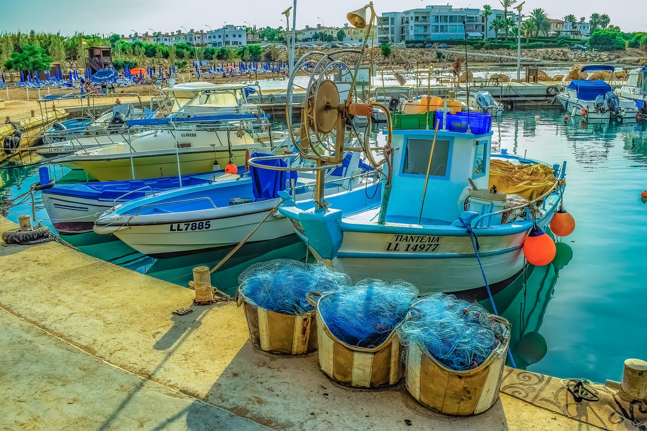 fishing harbor  boat  scenery free photo